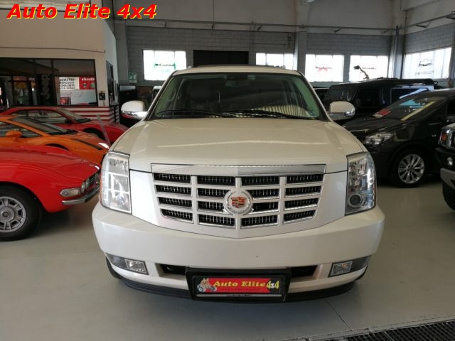 CADILLAC Escalade 6.2 V8 aut. Platinum Edition Immagine 1