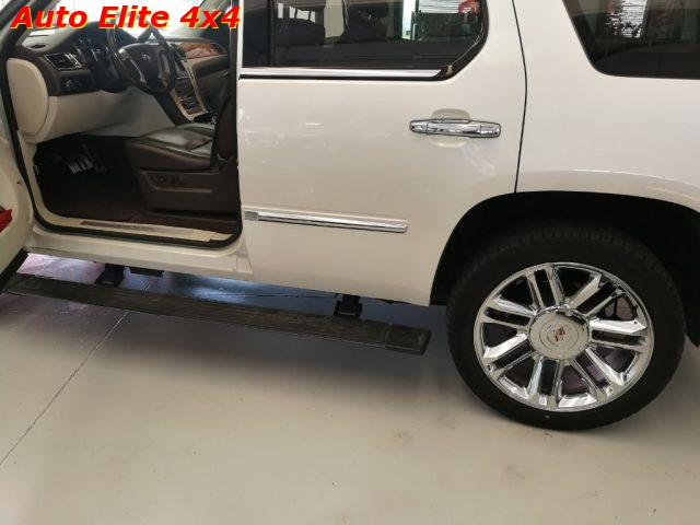 CADILLAC Escalade 6.2 V8 aut. Platinum Edition Immagine 3