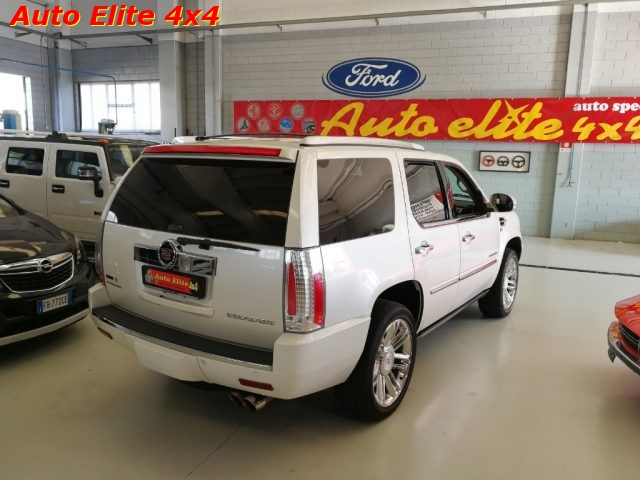 CADILLAC Escalade 6.2 V8 aut. Platinum Edition Immagine 2