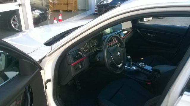 BMW 318 d Touring Immagine 4