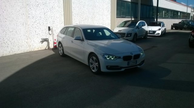 BMW 318 d Touring Immagine 1
