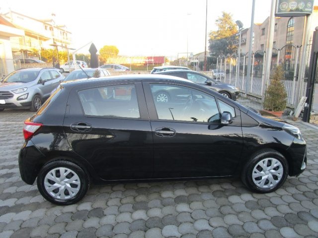 TOYOTA Yaris 1.0 5 porte Business Immagine 0