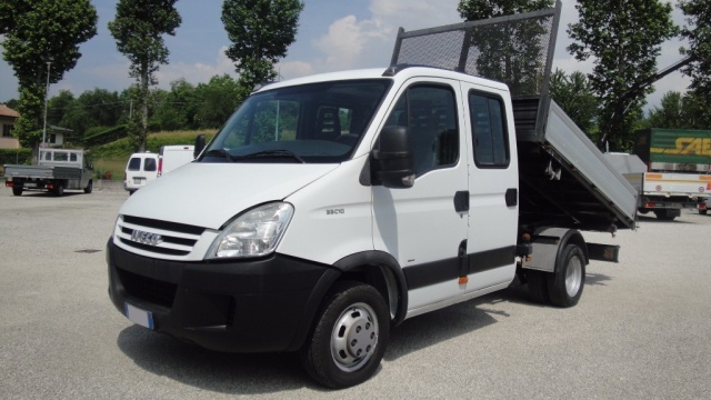 IVECO Daily 35C12 doppia cabina 7 posti Ribaltabile Immagine 1