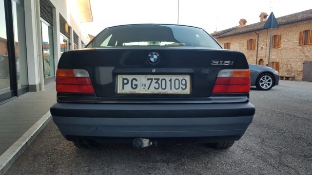 BMW 318 i ISCRITTA ASI cat 4 porte Europa Immagine 4