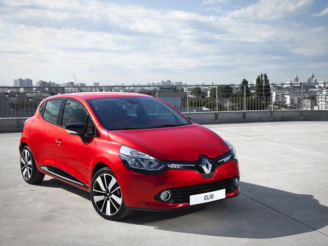 RENAULT Clio Bianco pastello