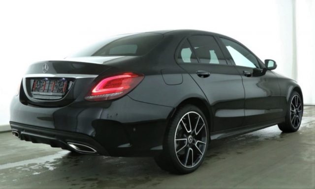 MERCEDES-BENZ C 220 d AMG PREMIUM PLUS-PACK NIGHT-Cerchi19-Pelle-LED Immagine 2