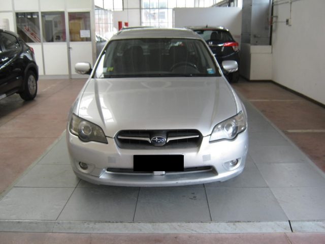 SUBARU Legacy 2.0 16V Station Wagon Immagine 1