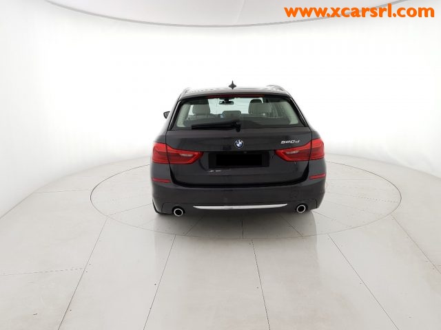 BMW 520 d aut. Touring Luxury Immagine 4
