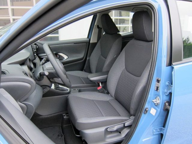TOYOTA Yaris 1.5 HYBRID 5P ACTIVE/TREND/LOUNGE/STYLE/GR SPORT Immagine 3