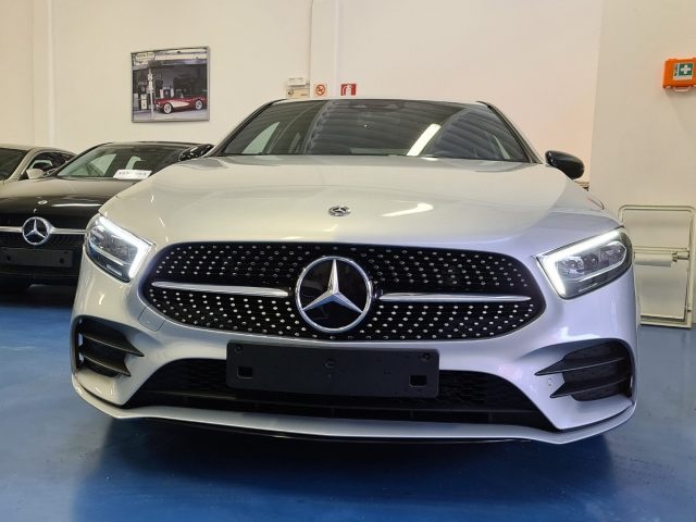 MERCEDES-BENZ A 200 AMG PREMIUM PackNIGHT-Cerchi19-Multibeam-LuciCOLOR Immagine 3