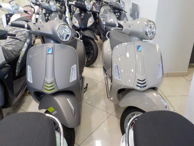 PIAGGIO Vespa GTS 300 Super SuperTech HPE Euro 5 - RCA+TASSO 0 Immagine 1