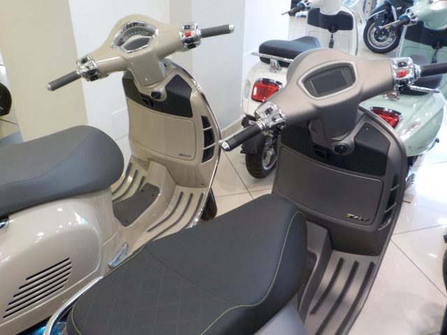 PIAGGIO Vespa GTS 300 Super SuperTech HPE Euro 5 - RCA+TASSO 0 Immagine 2