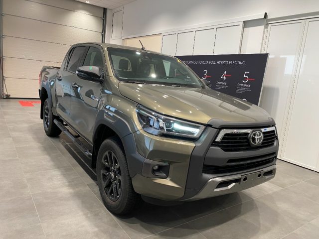 TOYOTA Hilux 2.8 D A/T 4WD 4 porte Double Cab Invincible Immagine 2