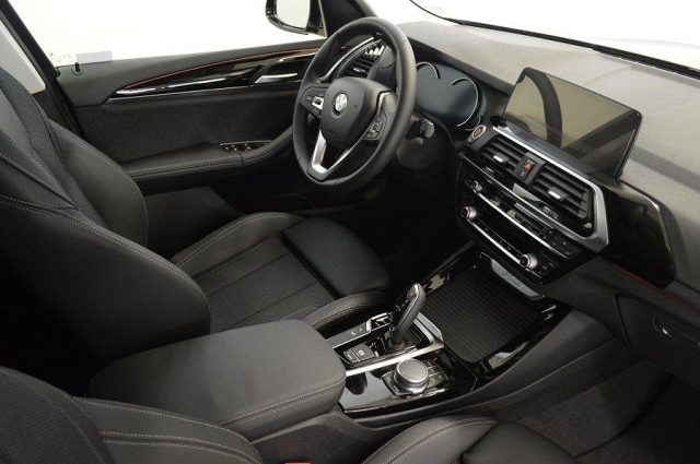 BMW X3 xDrive20d xLine navi prof + gancio traino Immagine 3