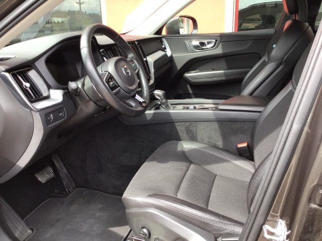 VOLVO XC60 D4 AWD Geartronic Business Immagine 4