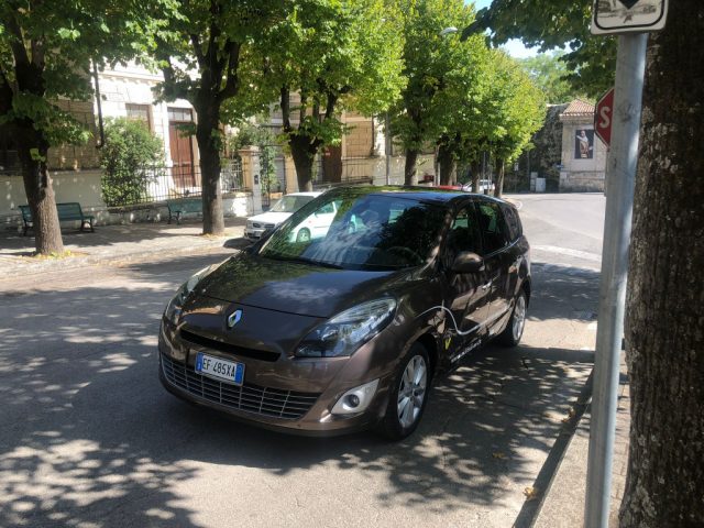 RENAULT Scenic 1.9 dCi 130CV Dynamique Immagine 3