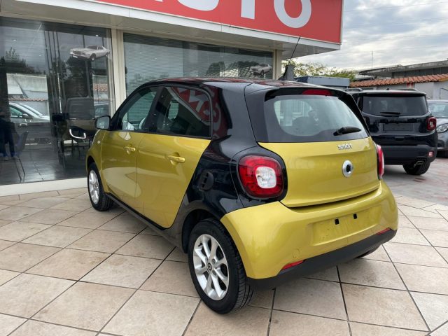 SMART ForFour 1.0 71 CV PASSION NEOPATENTATI CERCHI 15 GARANZIA Immagine 2