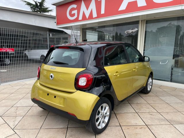 SMART ForFour 1.0 71 CV PASSION NEOPATENTATI CERCHI 15 GARANZIA Immagine 4