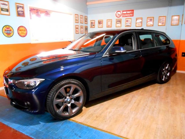 BMW 320 Blu metallizzato