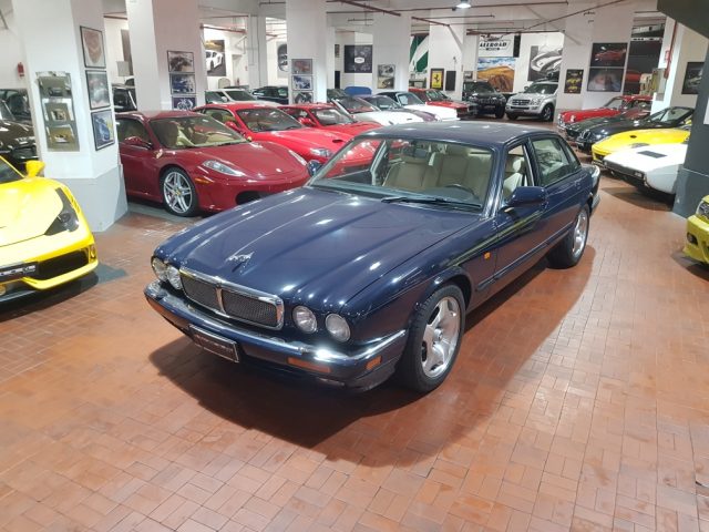 JAGUAR XJR 4.0 cat 2 PROPRIETARI TAGLIANDATA REGOLARMENTE Immagine 0