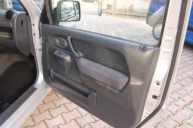 SUZUKI Jimny 1.3i 16V cat 4WD JLX Più Immagine 3