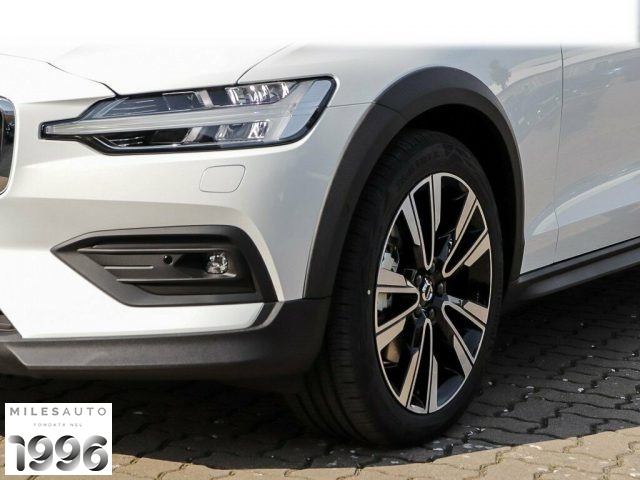 VOLVO V60 Cross Country D4 AWD Geartronic Pro RATA 590 ? MESE Immagine 1
