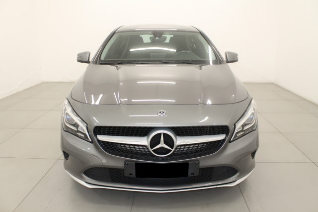 MERCEDES-BENZ CLA 180 d S.W. Automatic Premium Immagine 1