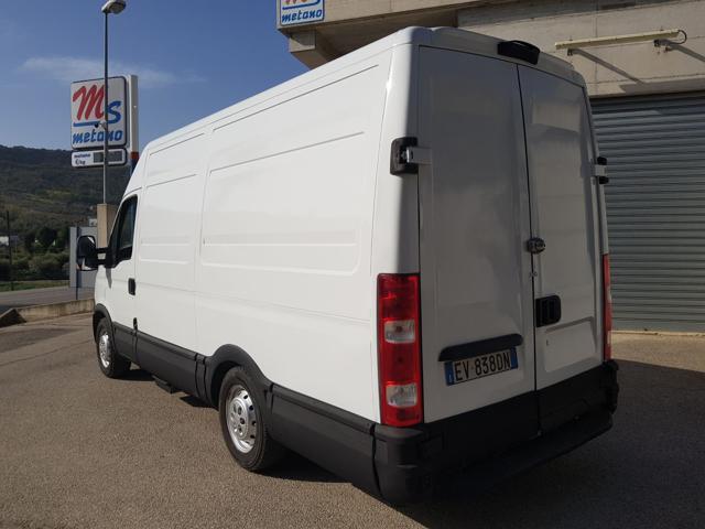 IVECO Daily 35S14NV 3.0 CNG PLM-TA Furgone Immagine 3