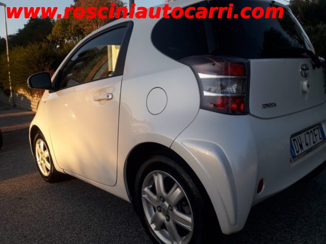 TOYOTA iQ 1.0 Multidrive Immagine 1