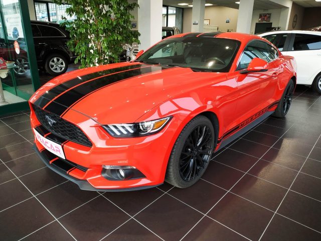 FORD Mustang Rosso pastello