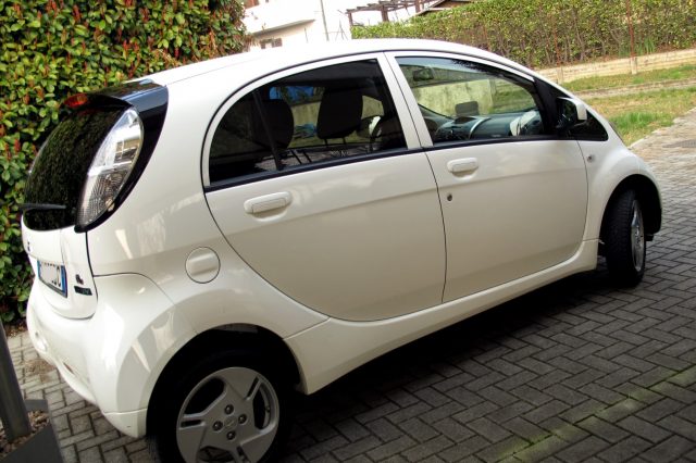 MITSUBISHI i-MiEV 5p. Immagine 2