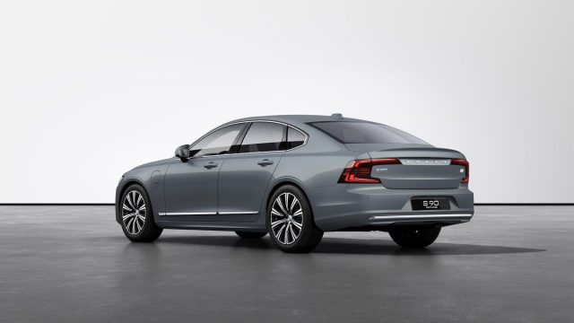 VOLVO S90 T8 AWD (b) Recharge Aut. Plus Bright - MY23 Immagine 2