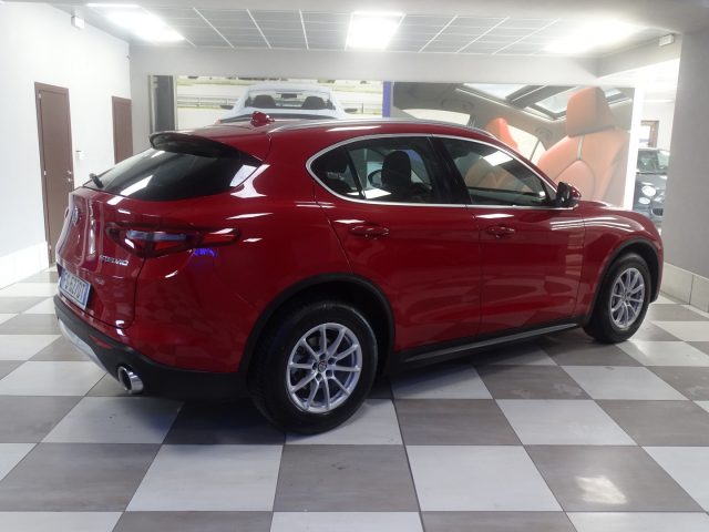 ALFA ROMEO Stelvio 2.2 Turbodiesel 180cv RWD Business AT8 EU6B Immagine 1