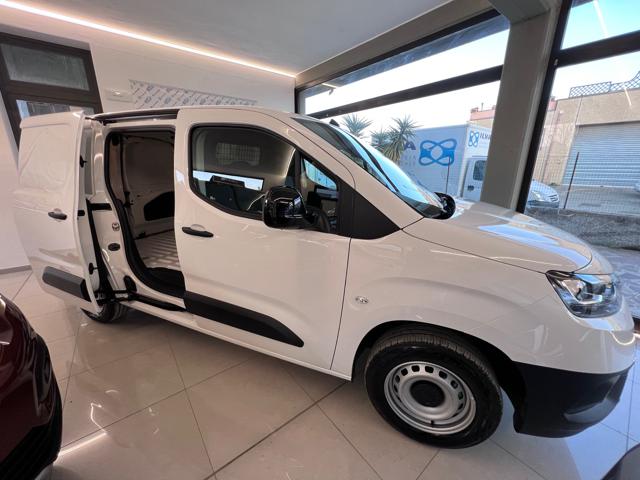 TOYOTA Proace City 1.2 110 CV S&S PC 4p. Active Immagine 1