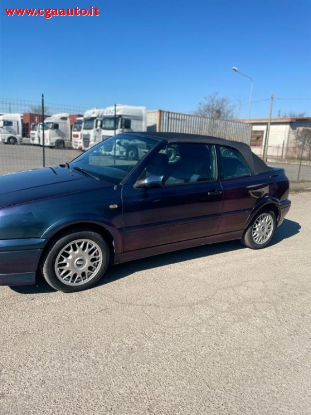 VOLKSWAGEN Golf Cabriolet 1.6 cat Colour Concept Immagine 1