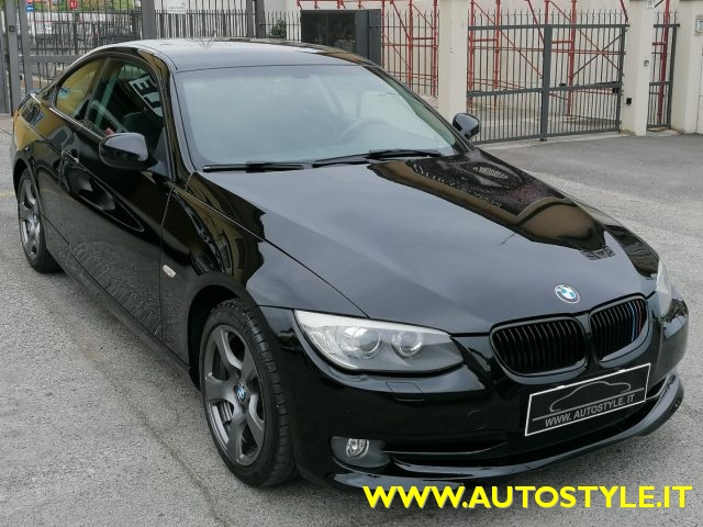 BMW 320 d Coupé 184Cv *BLACK-LINE* Immagine 3