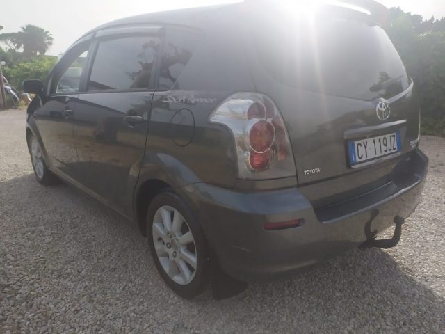 TOYOTA Corolla Verso 2.2 16V D-4D Sol Immagine 4