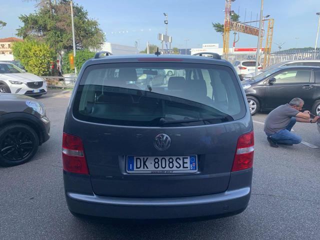 VOLKSWAGEN Touran 1.9 tdi automatica Highline TAGLIANDATA GOMMATA Immagine 4