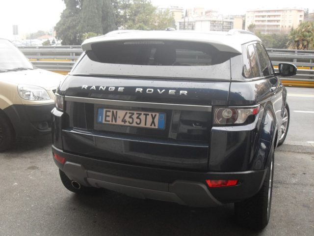 LAND ROVER Range Rover Evoque 2.2 TD4 5p. Prestige 4X4 Immagine 3