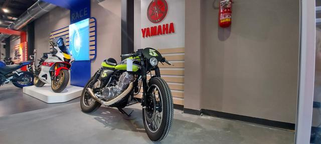 YAMAHA SR 400 SR400 Immagine 1