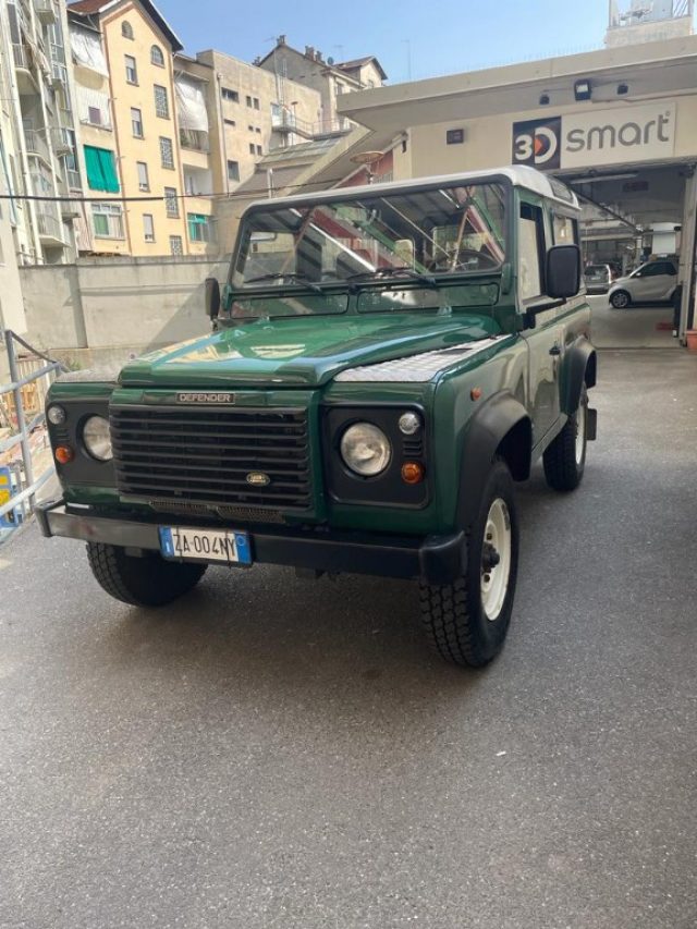 LAND ROVER Defender 90 2.5 Td5 Station Wagon S Immagine 4