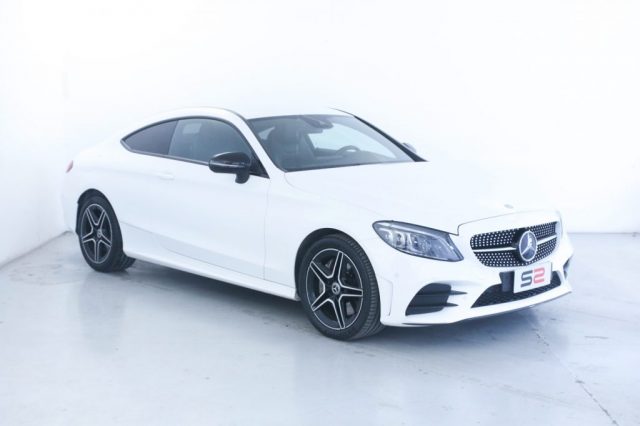 MERCEDES-BENZ C 300 d Auto 4Matic Coupé AMG Pack/RETROCAMERA Immagine 4