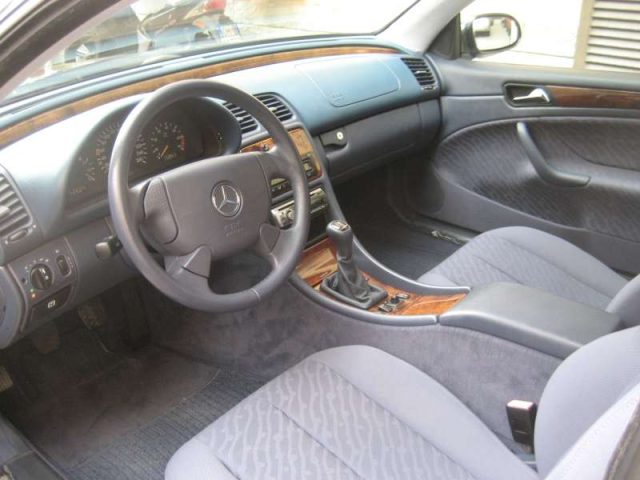 MERCEDES-BENZ CLK 200 KOMPRESSOR KAT ELEGANCE - foto 2