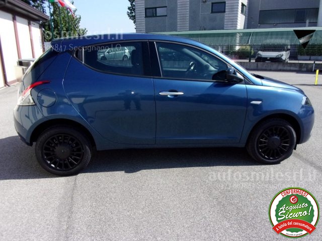 LANCIA Ypsilon 1.0 FireFly 5 porte S&S Hybrid Silver Immagine 3