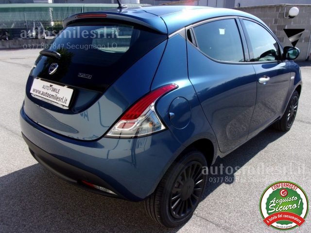 LANCIA Ypsilon 1.0 FireFly 5 porte S&S Hybrid Silver Immagine 4