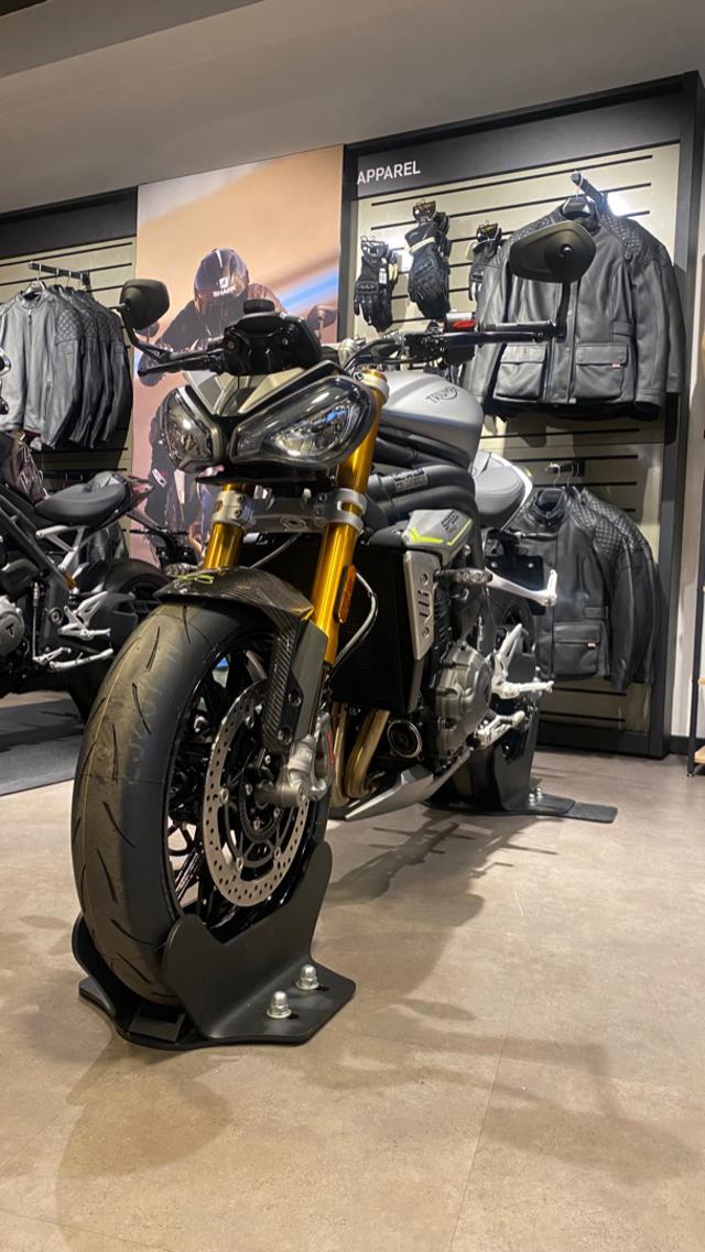 TRIUMPH Speed Triple 1200 RS Immagine 2