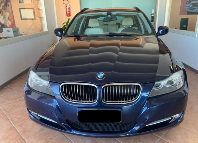 BMW 318 Blu metallizzato