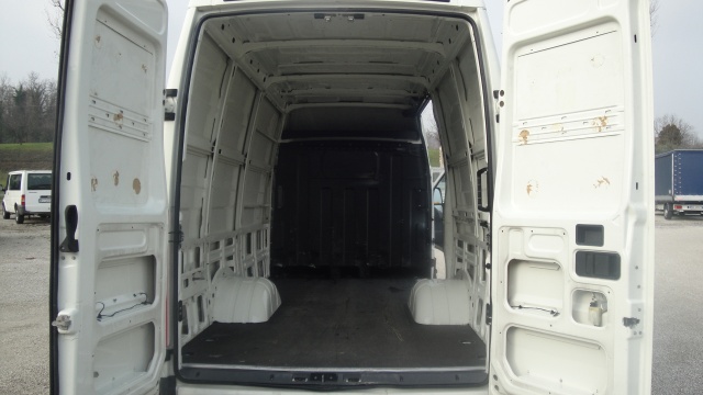 IVECO Daily Furgone tetto alto gemellato Immagine 4