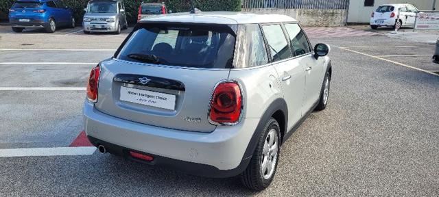 MINI Cooper 1.5 Cooper 5 porte Immagine 3