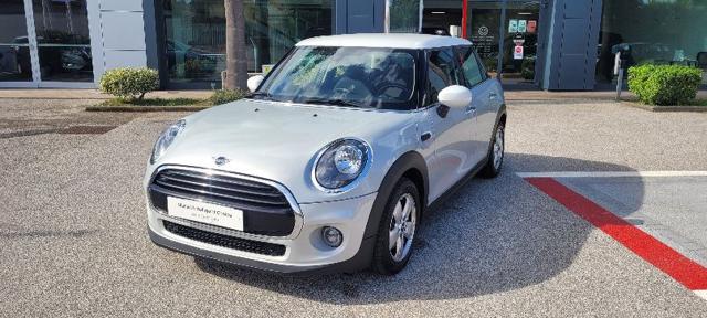 MINI Cooper 1.5 Cooper 5 porte Immagine 1